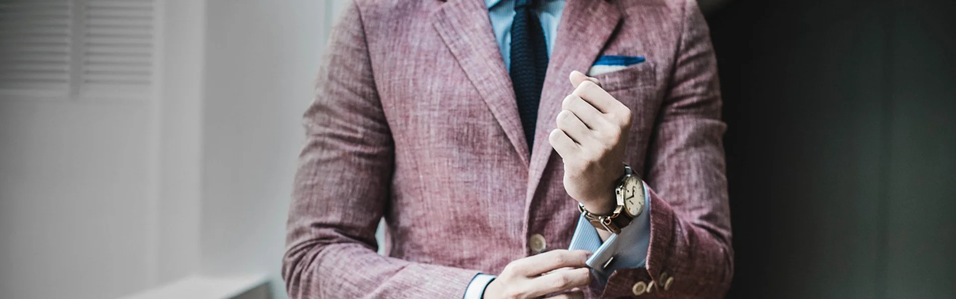 Imagen de portada de Fiscal Integral donde se muestra hombre con traje